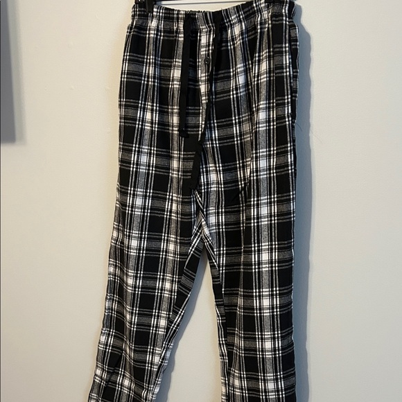 Followme: Plaid  non gender Pajama Pants - Black and White. Flannel. NWT. - Picture 2 of 8